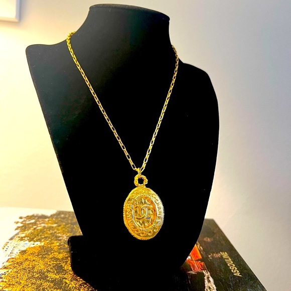 Chanel Vintage Gold Plated CC Medallion Pendant Necklace - Picture 1 of 15